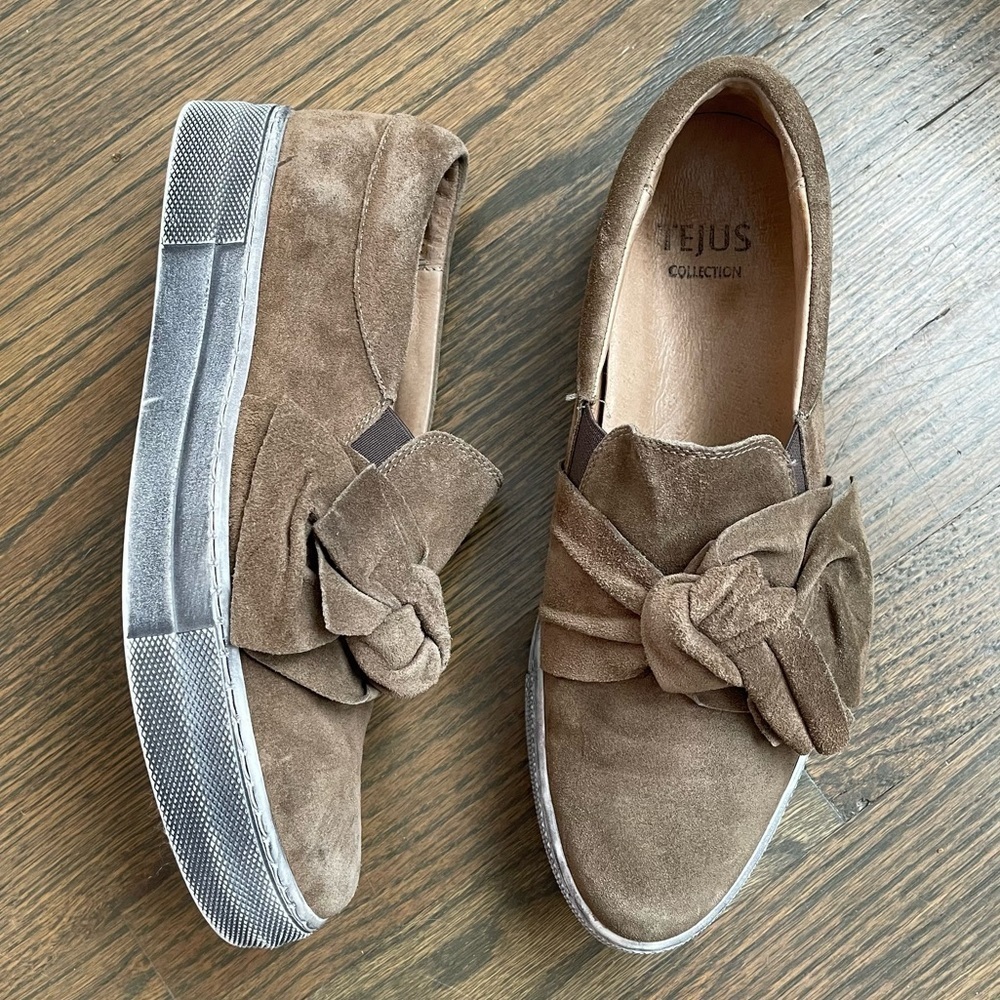 Tejus Collection Suede Bow Shoes